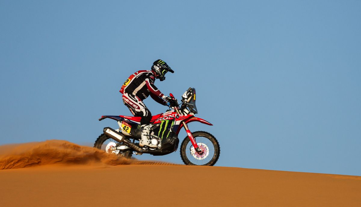 Van Beveren gana, Ricky Brabec líder y Schareina podio Dakar