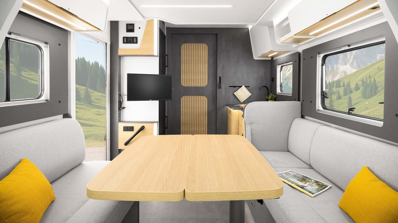 mucho espacio con un gigantesco cuarto de baño en la parte trasera