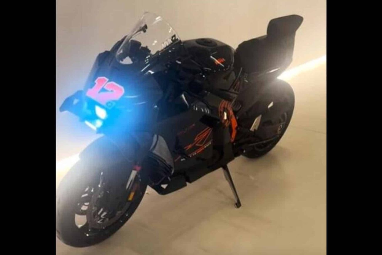 Maverick Viñales ya tiene en casa el regalo de Navidad que le ha hecho KTM
