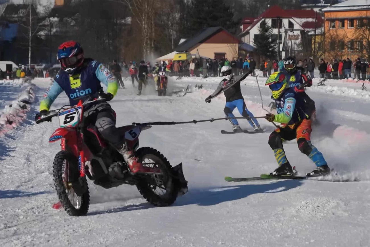 ¿Te gustan las motos, el esquí y no tienes miedo a una muerte dolorosa? Pues el motoSkijoring es lo tuyo