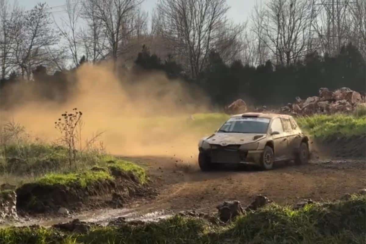 Toprak disfruta como una bestia también sobre cuatro ruedas