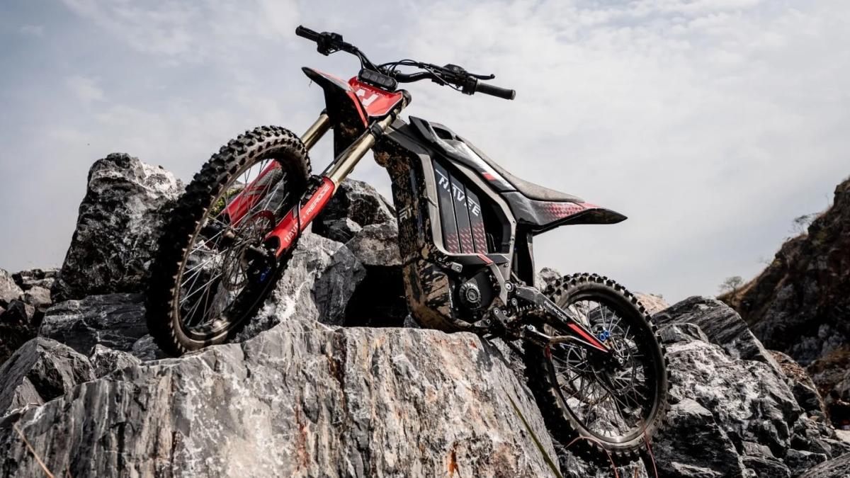 Mucha potencia y diversión a buen precio, la invasión de las motos de offroad eléctricas continua con la NAVEE Storm X Pro