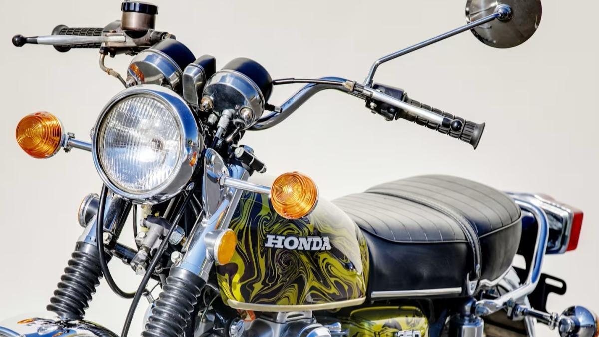 Esta moto vale una fortuna por su decoración, multiplica por diez el valor de esta Honda 350 clásica