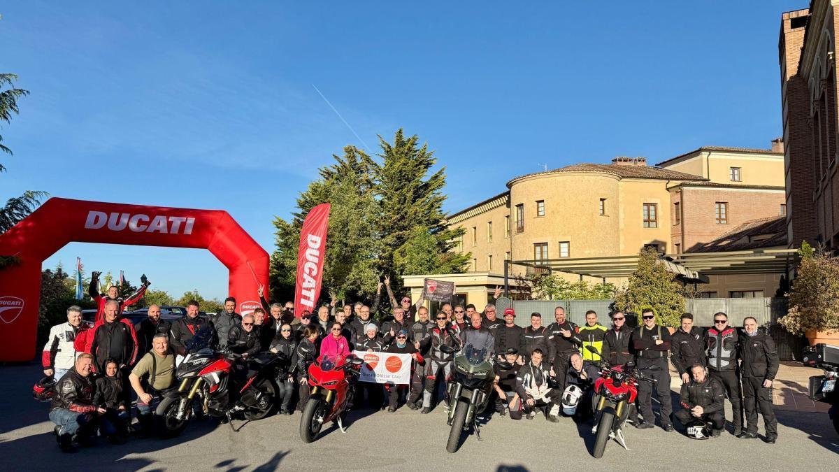 ¿Sabes cuándo un viaje en moto está pensado para disfrutar de verdad? Cuando el destino importa menos que el camino. Y hay uno así para ti