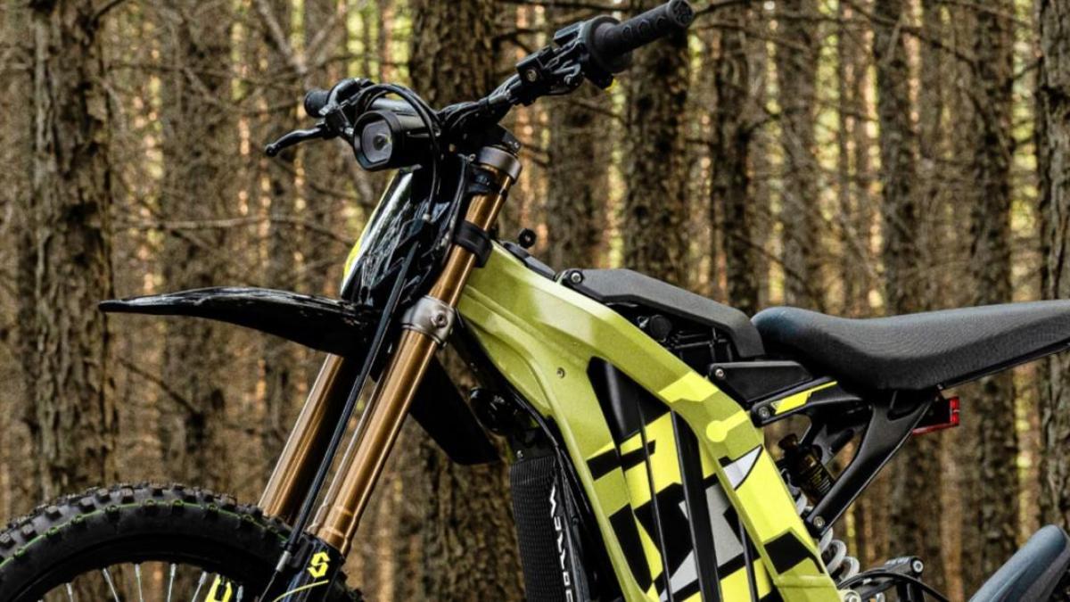 La moto todoterreno silenciosa que despierta el interés del ejército español, una eléctrica que tú también puedes comprar