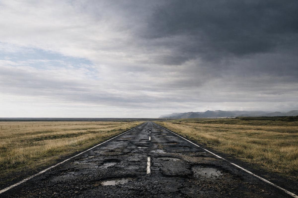 ¿En qué se diferencias las carreteras españolas de los circuitos de motocross? Que en los circuitos hay menos baches
