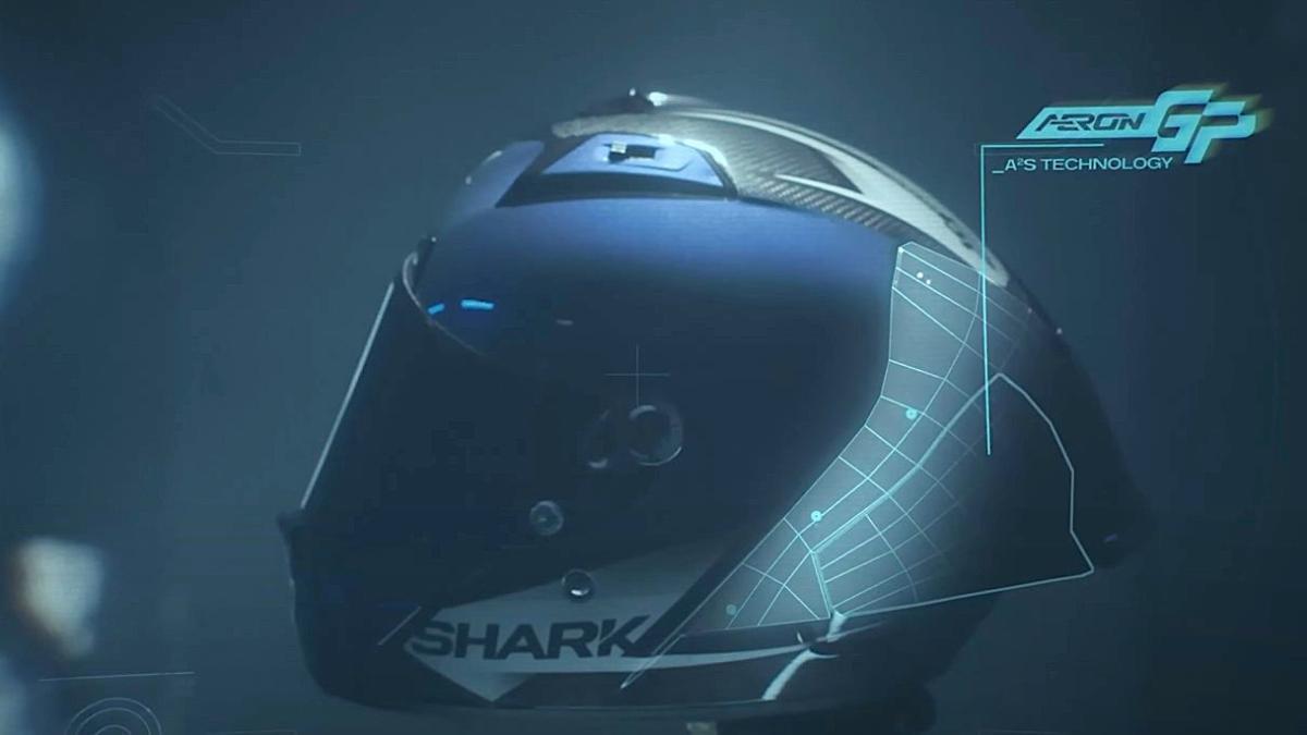 El casco integral de moto con alerones móviles que mejoran la aerodinámica