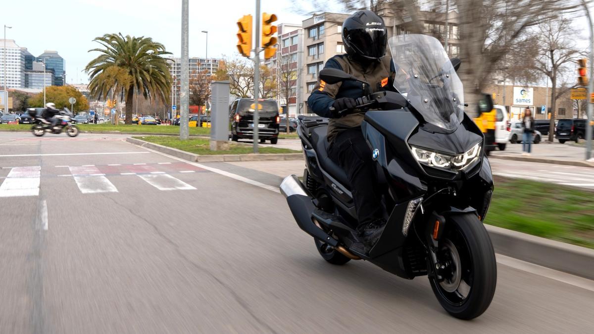 referencia premium en el scooter de media cilindrada