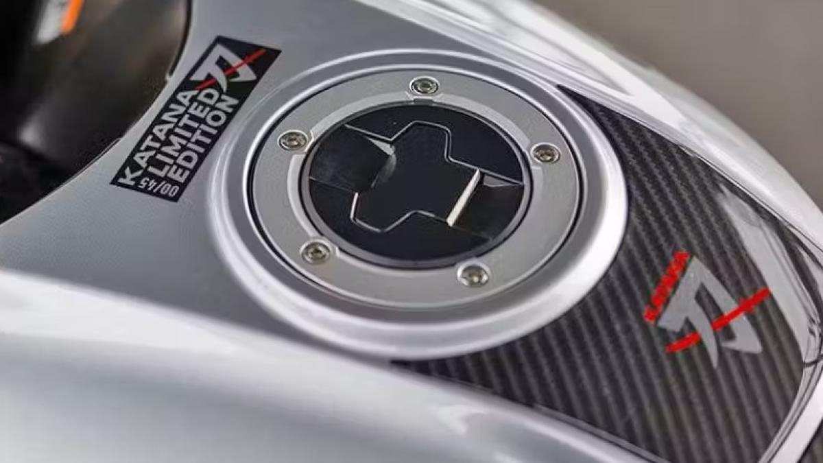 Suzuki lanza una edición especial de su icónica Katana, inspirada en aquella moto rompedora de los 80