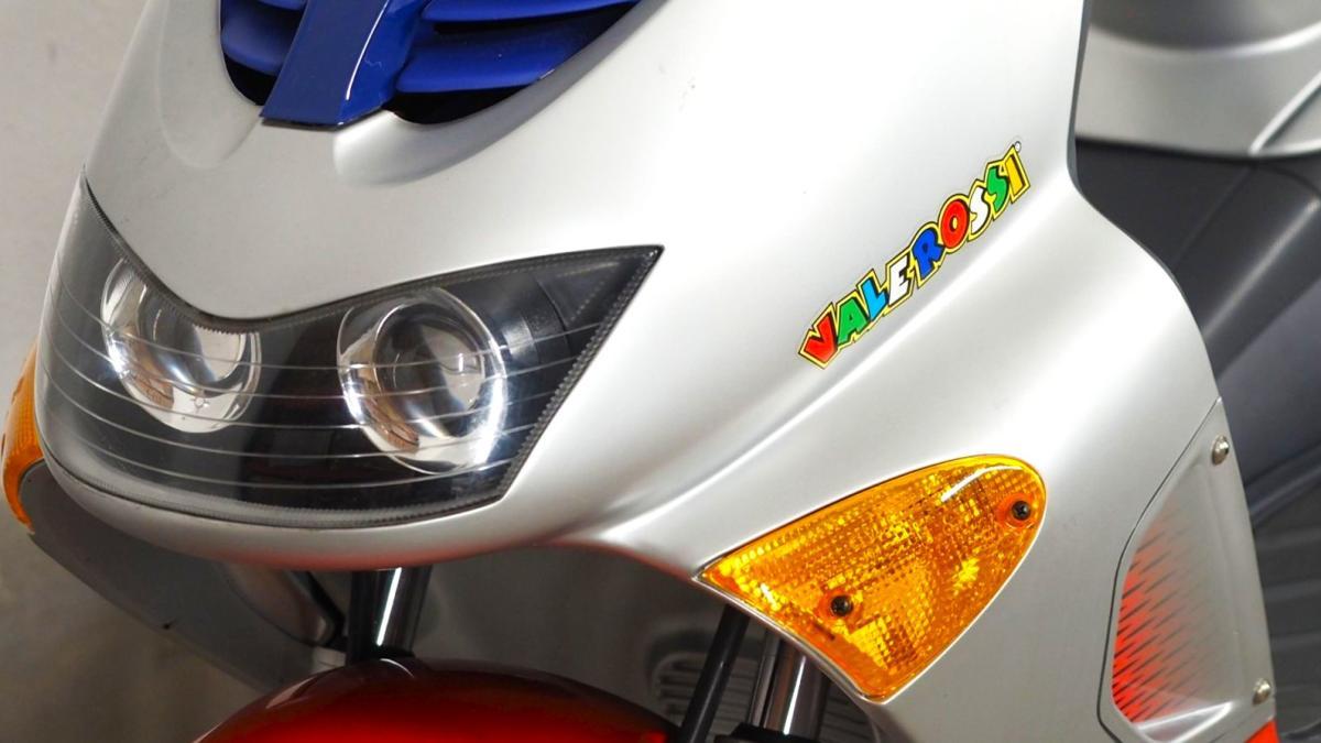 cicloscooters de más 20 años vendidos a precio de oro, las nuevas motos clásicas del siglo XXI