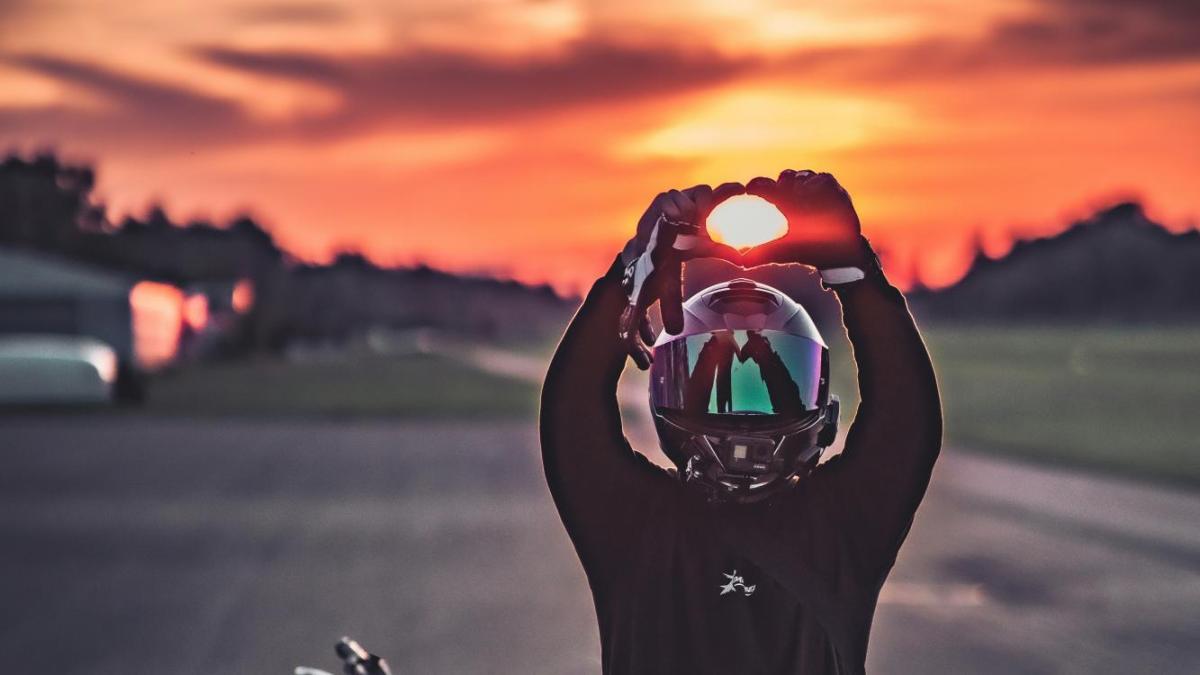 ¿Estás buscando el regalo perfecto para el Día del Padre? Estas ideas conquistarán a cualquier amante de la moto