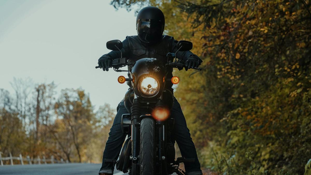 ¿Crees que lo tienes todo bajo control? Estas son las situaciones más peligrosas para los motoristas en carretera y que no siempre puedes controlar