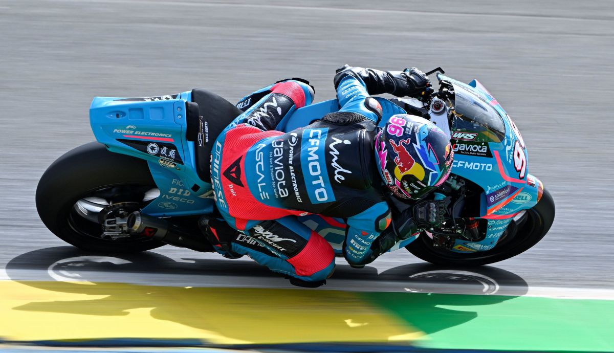 Dani Holgado logra la pole desde la Q1 ante David Alonso