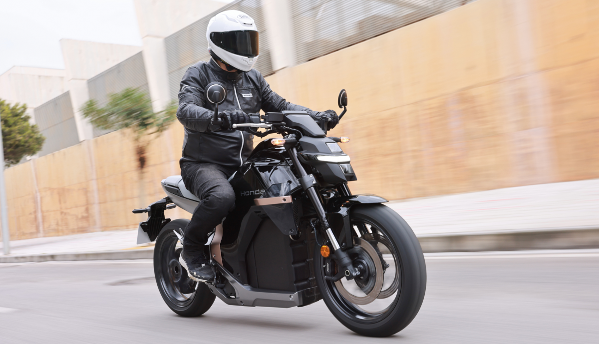 Honda WN7, prueba de la primera moto eléctrica de la firm...