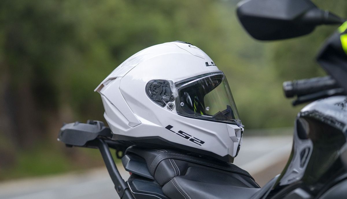 LS2 Challenger II, un casco touring para recorrer largas...