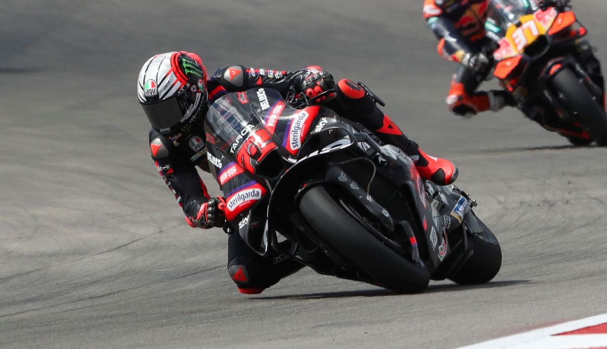 Marco Bezzecchi emula a Rossi y Márquez y lidera MotoGP 2026