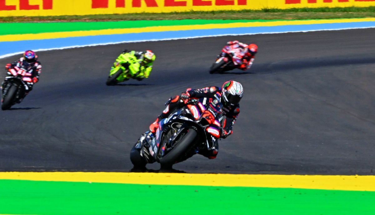 Bezzecchi se pasea en Brasil ante Martín y ya lidera MotoGP
