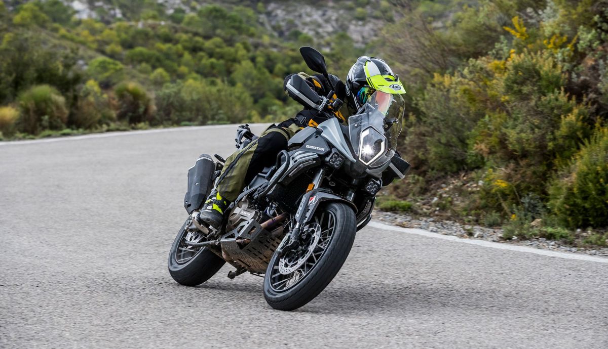 QJMotor SRT 600 SX en el Master Trail Test, equipada al...