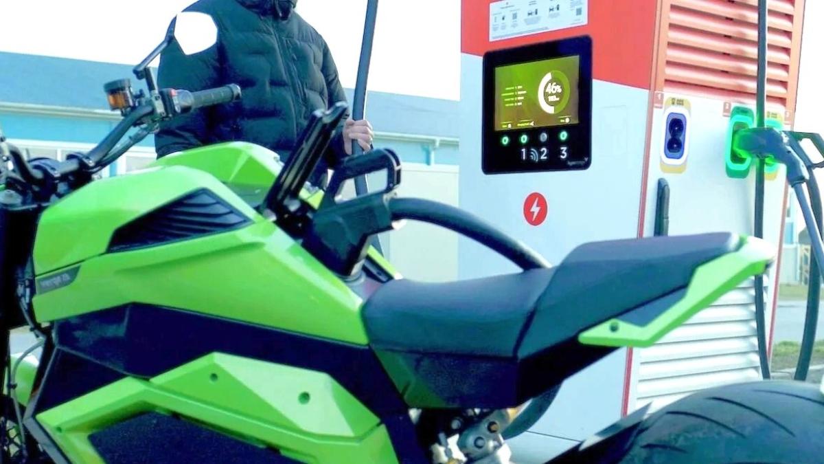 Cargar una moto en 10 minutos ya es realidad con la revolucionaria batería de Donut Lab