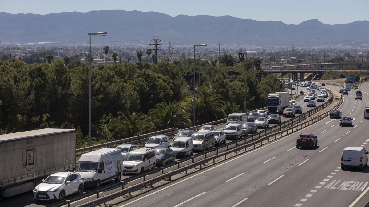 La DGT hace balance de una mala Semana Santa en la carretera con 30 fallecidos