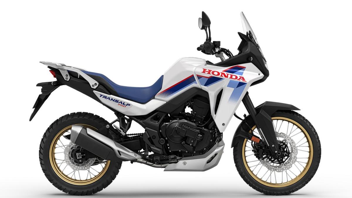 La nueva Honda XL750 Transalp 2026 con E-Clutch baja de precio, mucho