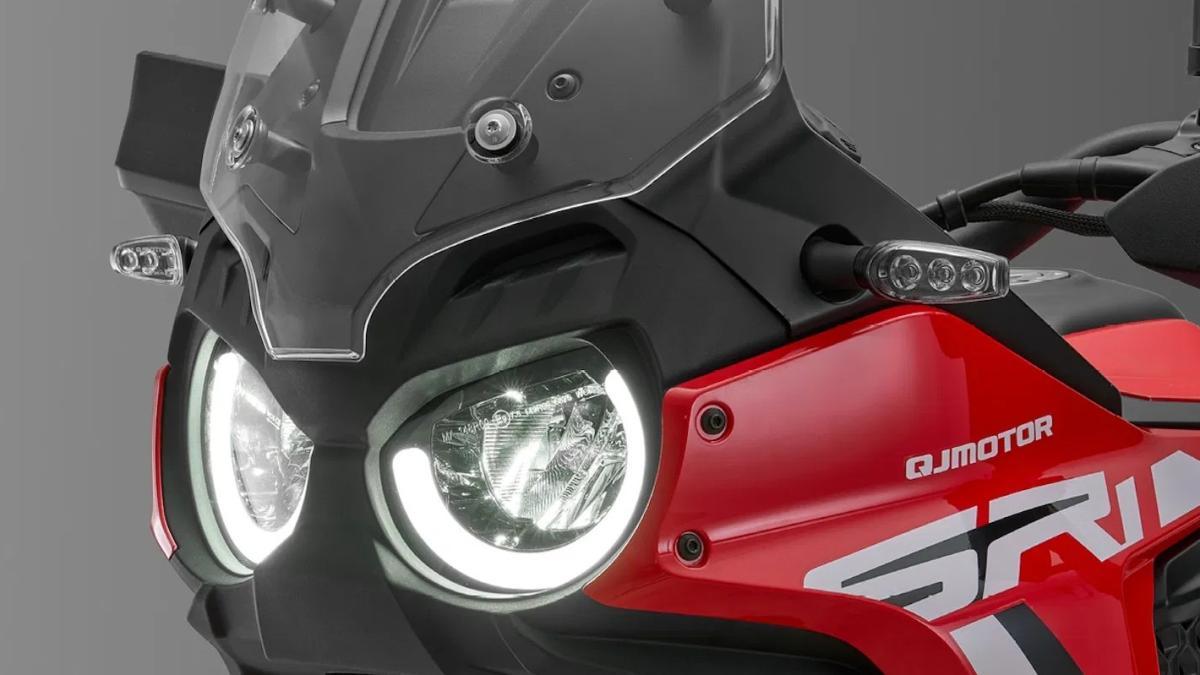 A la venta la moto trail para el carnet de coche super equipada y a precio muy bajo, la QJ Motor SRT 125DX