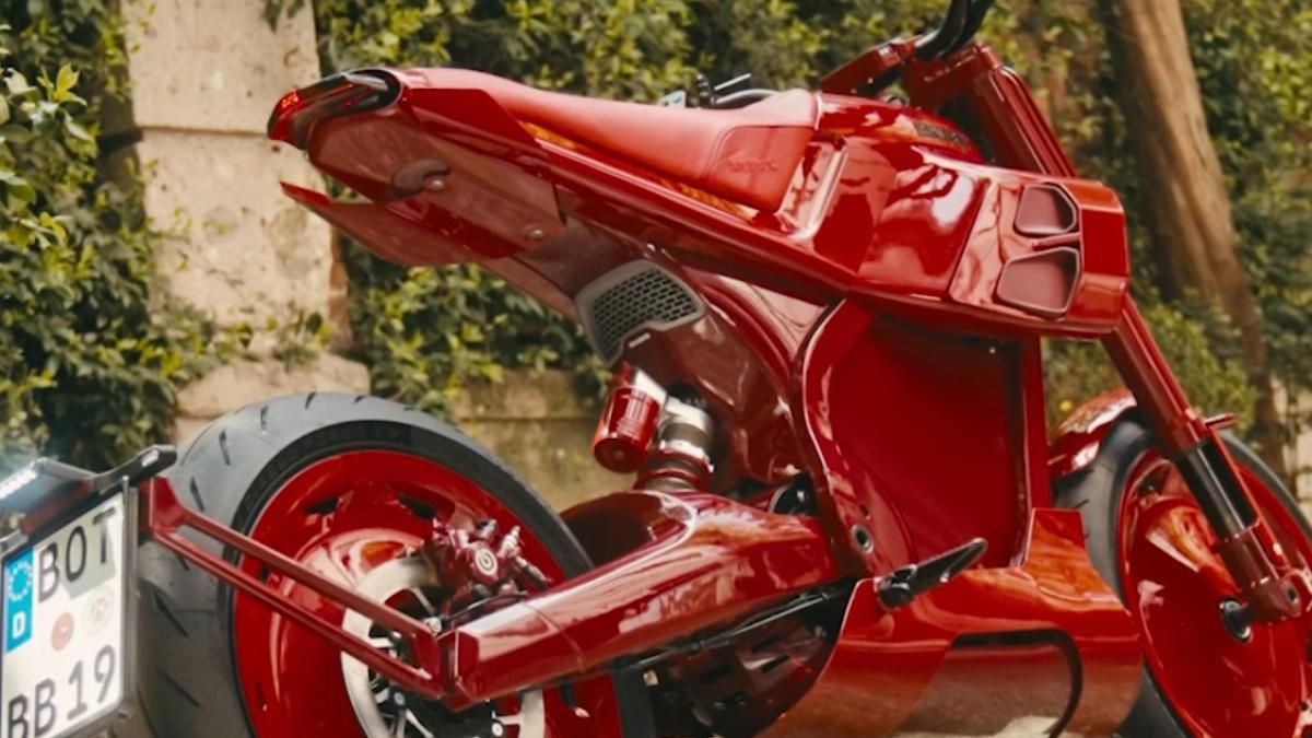 Con esta moto de Brabus no pasarás desapercibido, es de serie muy limitada, eléctrica y muy cara