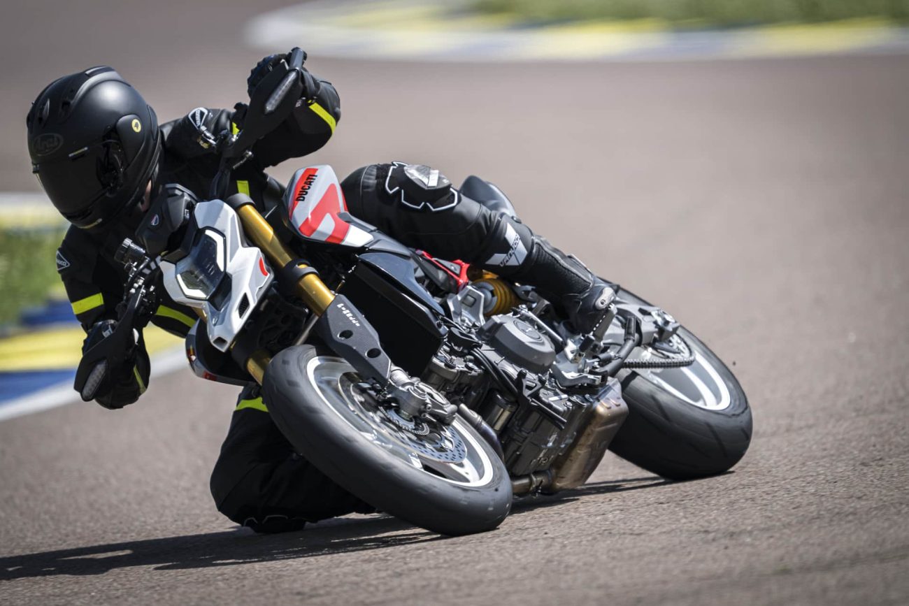 Prueba Ducati Hypermotard V2 SP 2026
