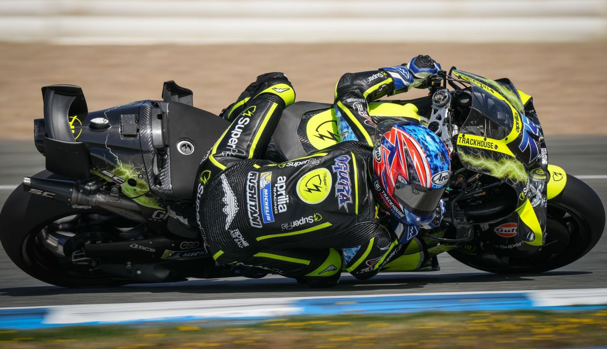 Ai Ogura lidera el triplete de Aprilia ante Marc Márquez