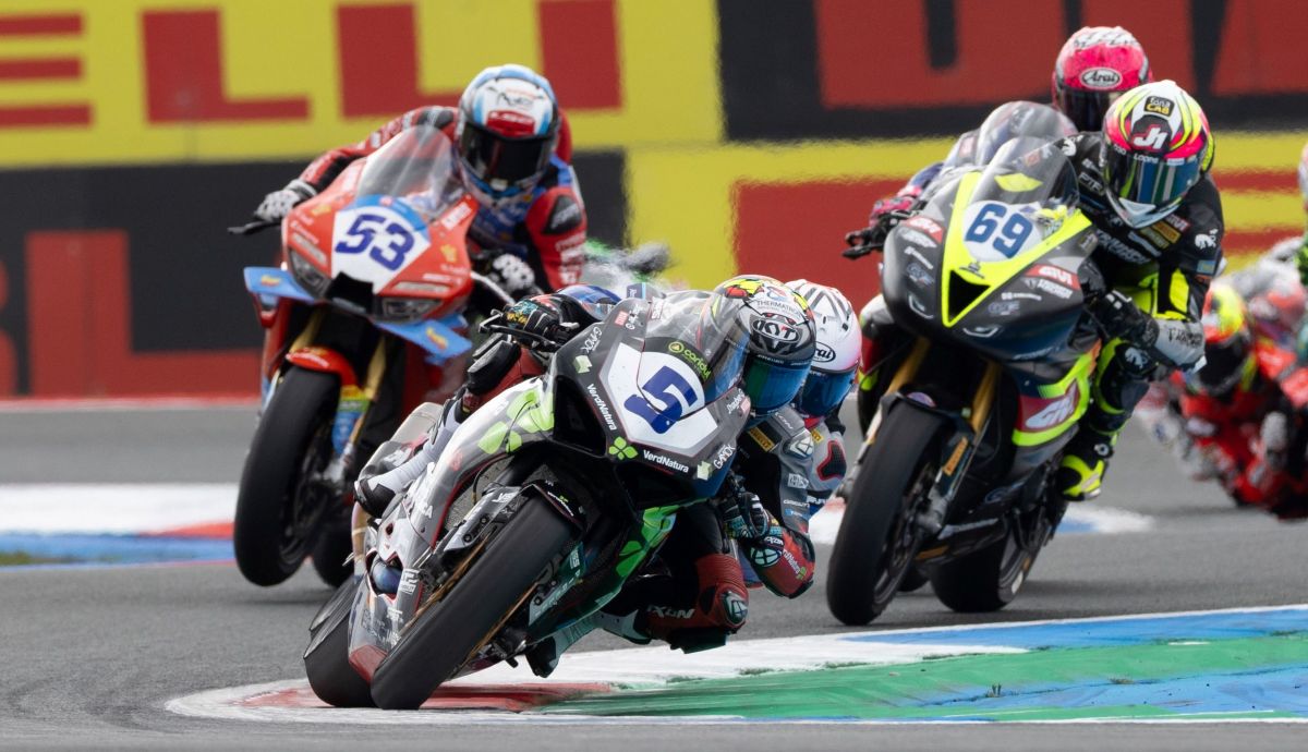 Jaume Masià bate a Albert Arenas en Assen para ser más líder