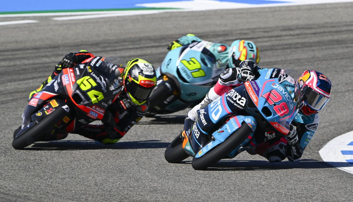 Máximo Quiles cumple el guion, gana en Jerez y es líder d...