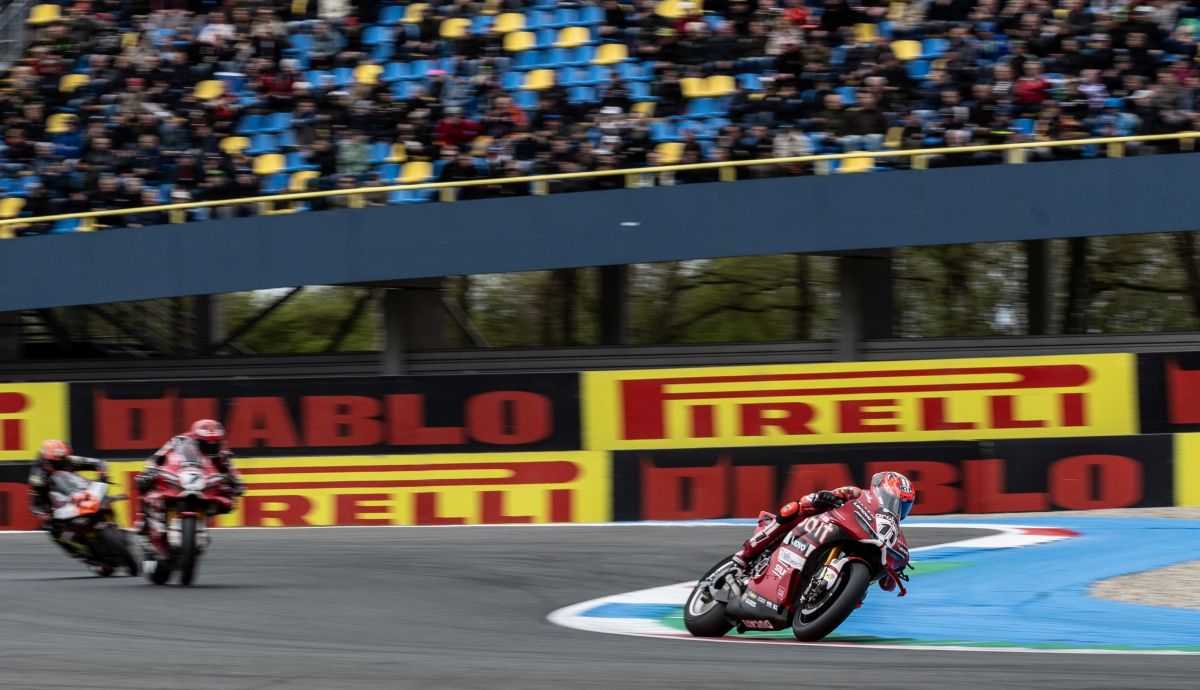 Nicolò Bulega iguala el récord histórico con seis Ducati copando el top 6 de Assen