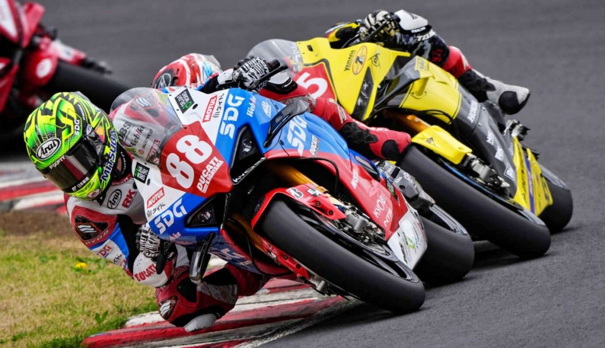 Ryo Mizuno doblega a Tetsuta Nagashima y es el primer líder del All Japan SBK 2026