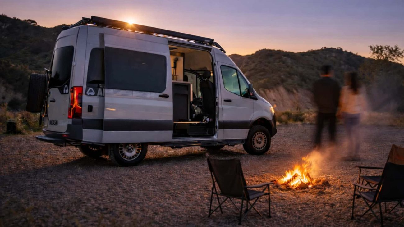 Esta Mercedes-Benz Sprinter de Vanspeed es una camper que se autotransforma