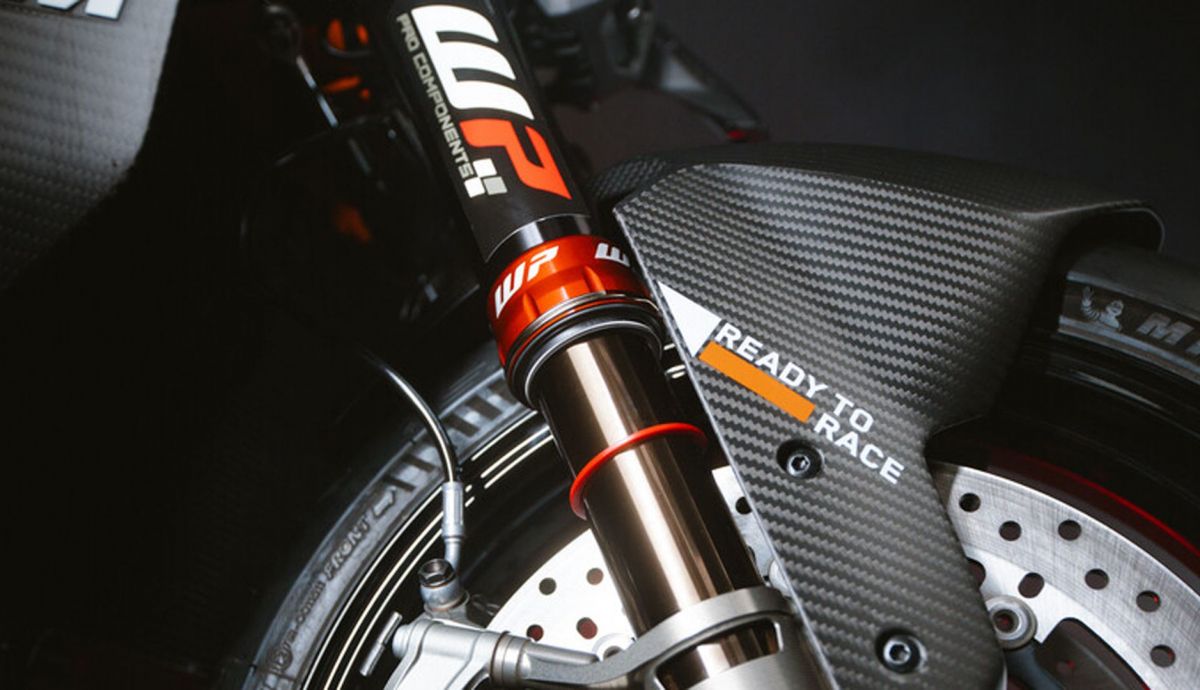 WP Apex Pro, material de competición para motos naked de...
