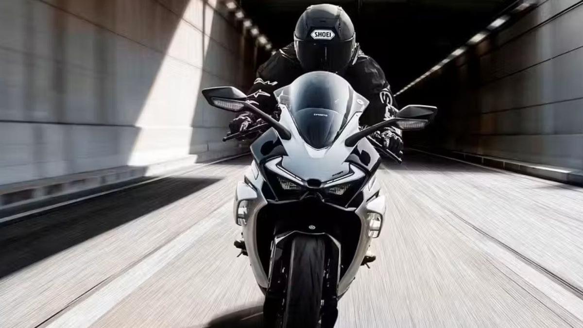 Lo habíamos avanzado: La moto hiperdeportiva de peso medio de CFMoto ya existe, y es muy atractiva