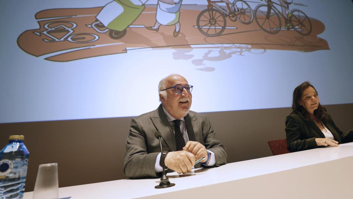 Pere Navarro saca pecho sobre la baliza V16: "Deberíamos estar orgullosos, todo son ventajas"