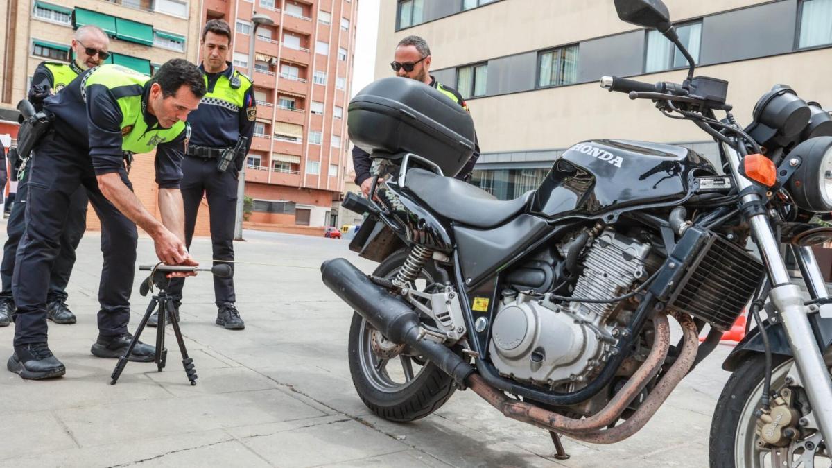 La policía local de esta población prepara una campaña contra el ruido de tu moto que puede afectar a tu bolsillo