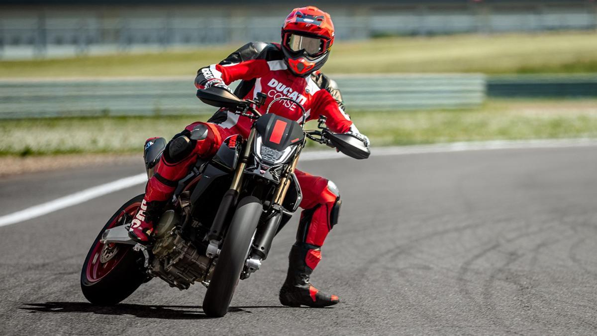Llega la moto más salvaje para derrapar, en un acabado aún más agresivo, la Ducati Hypermotard 698 Mono Nera