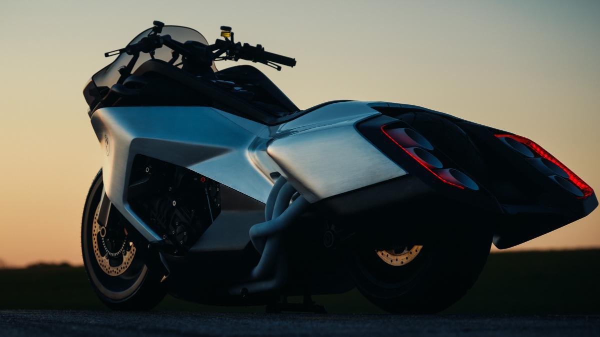 BMW presenta su moto superdeportiva de seis cilindros que no es una superbike, la Vision K18