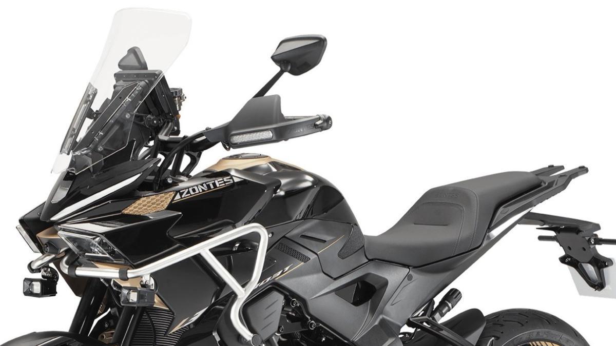 La moto trail crossover tricilíndrica y a buen precio que esperamos desde hace tiempo, la Zontes 703T