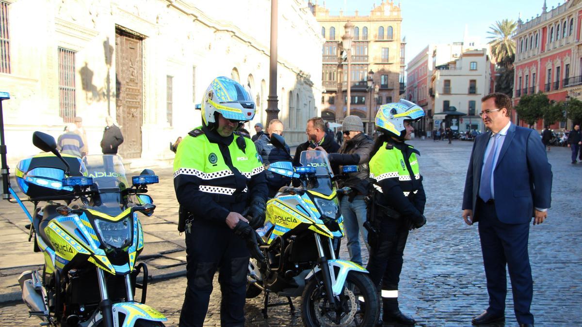 Motoristas, multas de 200 euros y La Cartuja: el lío que salpica a la Policia Local de Sevilla
