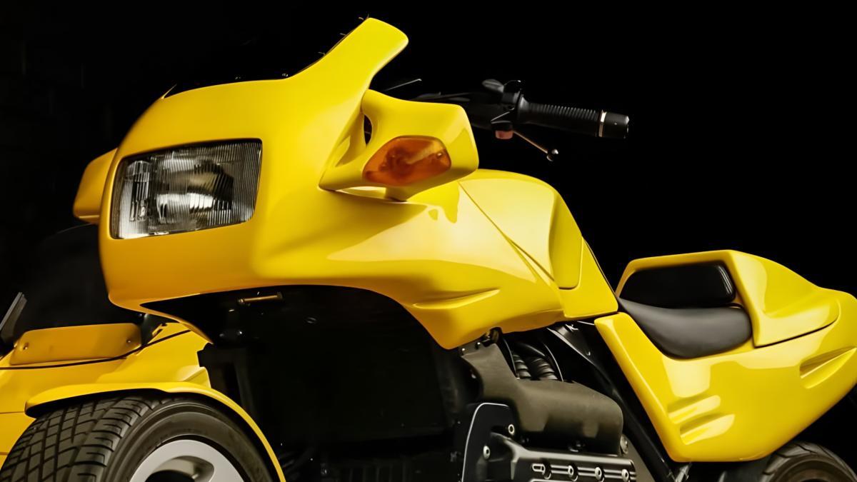Una moto BMW K convertida en un sidecar futurista fabricado en Suiza, y solo hay 30 en el mundo, el GG Duetto