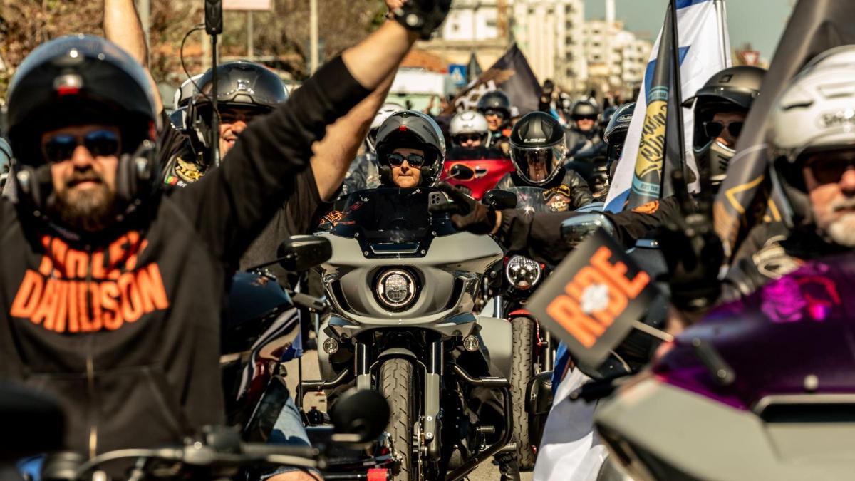 El Adriático se inunda del espíritu de Milwaukee con la espectacular invasión de 15.000 Harley-Davidson en un festival puramente americano