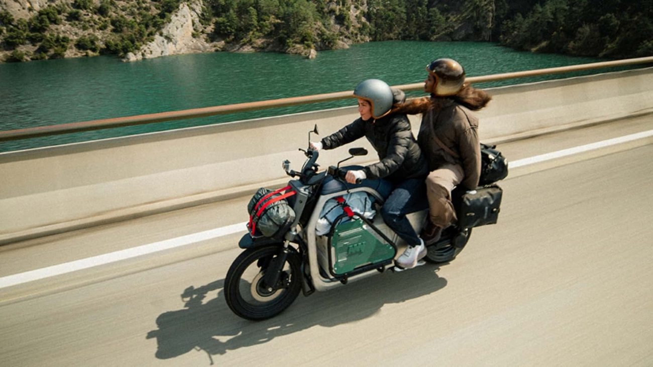 Esta peculiar moto eléctrica quiere sustituir a tu coche