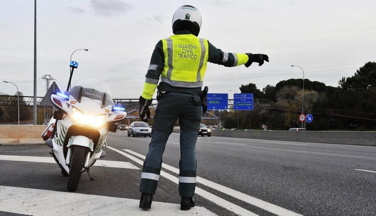 Esto es lo que cobra un motorista de la Guardia Civil al mes