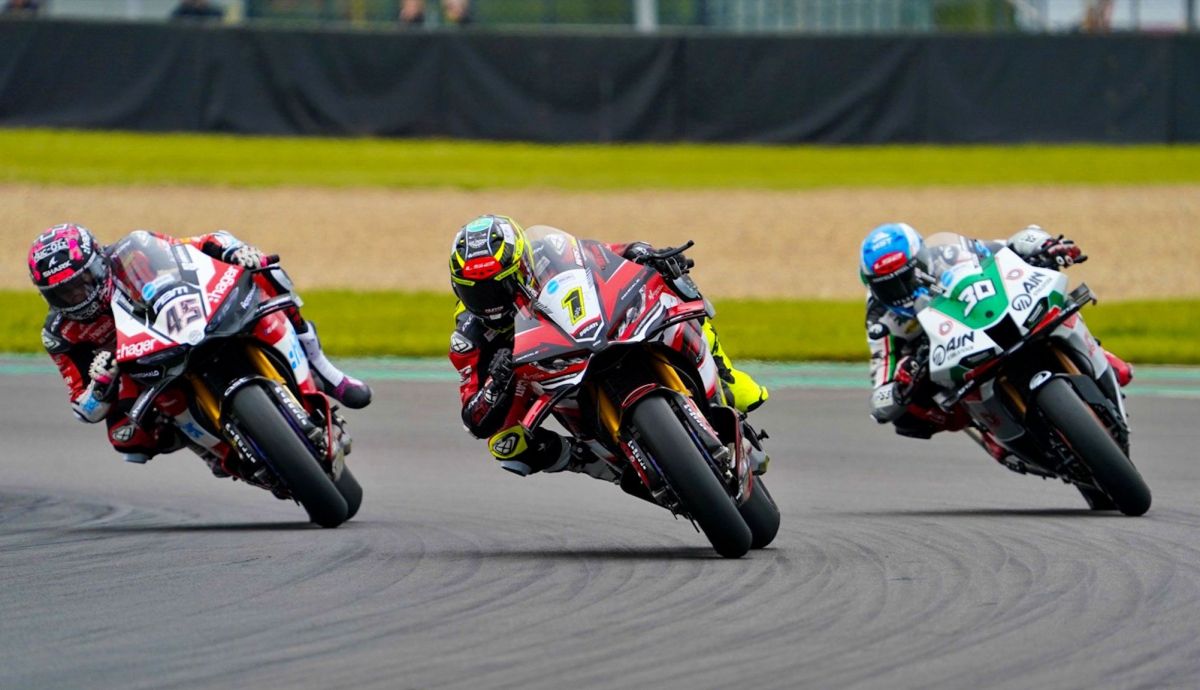Scott Redding impide el segundo doblete seguido de Kyle Ryde