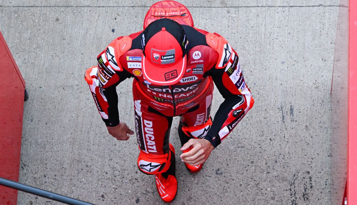 Marc Márquez se fractura el pie, volverá a operarse del hombro y se perderá Catalunya