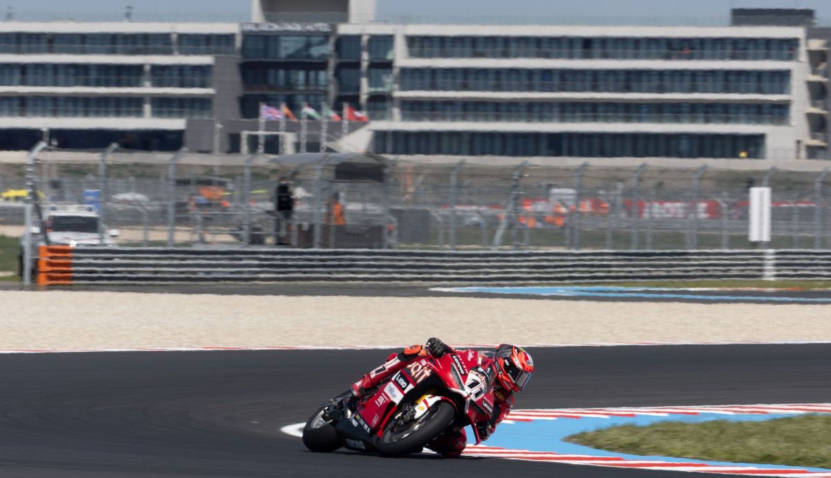 Nicolò Bulega bate el récord histórico con podio de Iker Lecuona y Miguel Oliveira