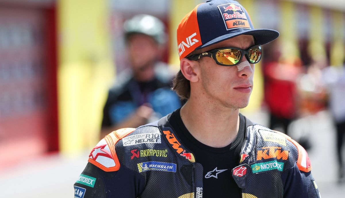 Pedro Acosta: "Iba problema tras problema, la moto corre poco y se mueve bastante"